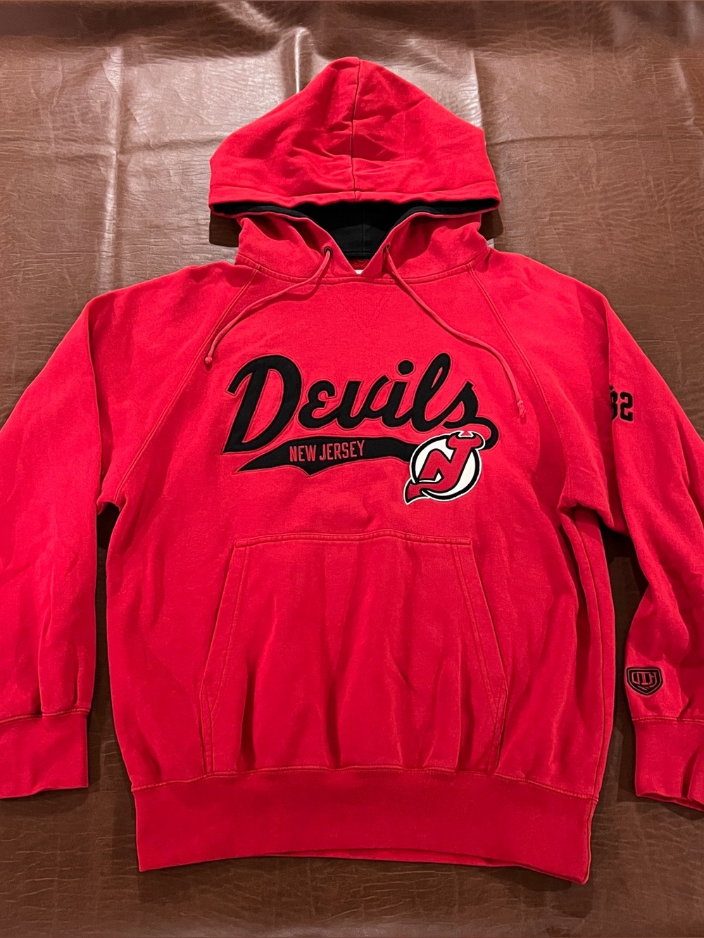 New Jersey Devils Old Time Hockey Hoodie Sweatshirt - Size Medium